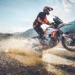 Nya vassa off-roadhojar KTM 890 Adventure R RALLY OCH KTM 890 Adventure R
