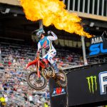 Chase Sexton höst upp på pallen i helgens Supercross