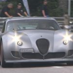 Wiesmann GT MF5 V10 med 562 hästar gasar upp för backarna i Schweiz