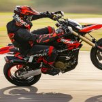 VIDEO: Ducati Hypermotard 698 Mono med 77.5 hästar och en vikt på 150 kilo