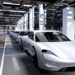 Porsche Taycan kommer att köra över Tesla