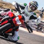 Rubén Xaus sladdar med nya Ducati Hypermotard