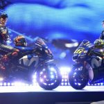 Valentino Rossi och Maverick Viñales visar Yamahas MotoGP-hoj