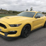 Lyssna och njut när en Mustang Shelby GT350 gasar runt Nurburgring